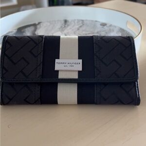 Tommy Hill wallet/clutch